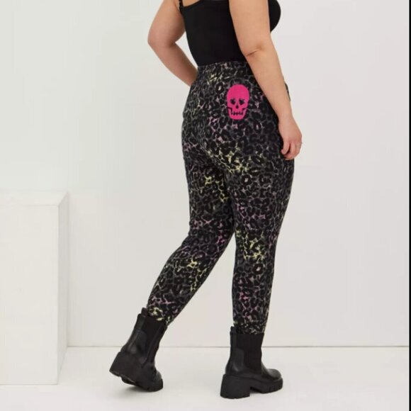 Torrid LoveSick Jogger - Everyday Fleece Leopard Skull 3x NEW NWT - Picture 1 of 14